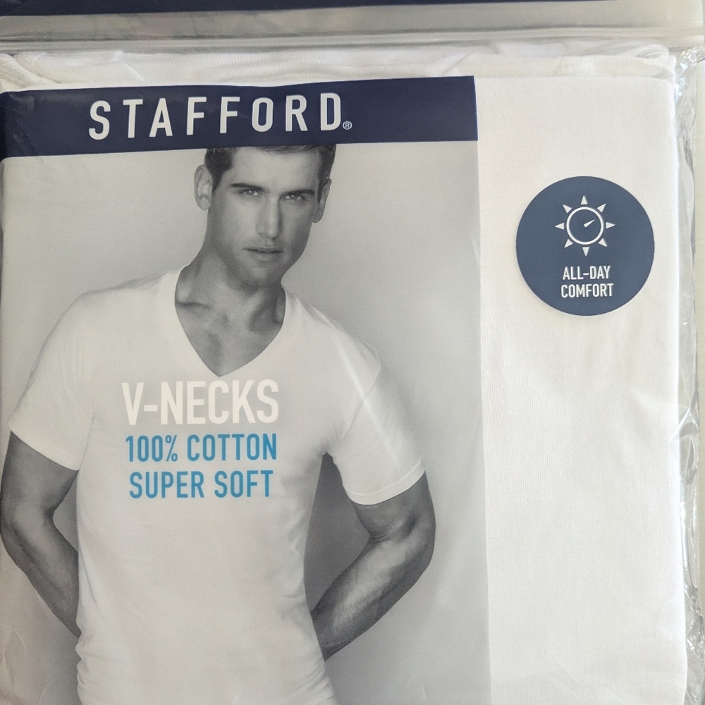 NWT Stafford T-Shirt Medium Mens PACK OF 4 White Essential V-Neck 100% Cotton